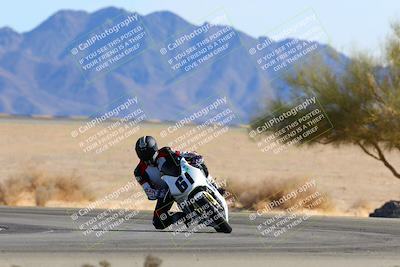 media/Jan-08-2022-SoCal Trackdays (Sat) [[1ec2777125]]/Turn 4 (1145am)/